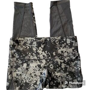 Under Armour Heatgear Compression Mesh Cropped Leggings Size Large - Camo Gray